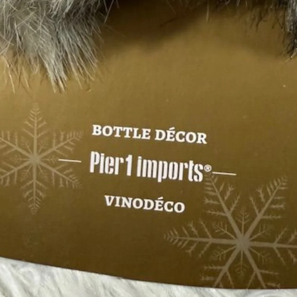 Pier 1 Imports Faux Fur Rhinestone Brooch Wine Bottle Collar Cape Vinodeco